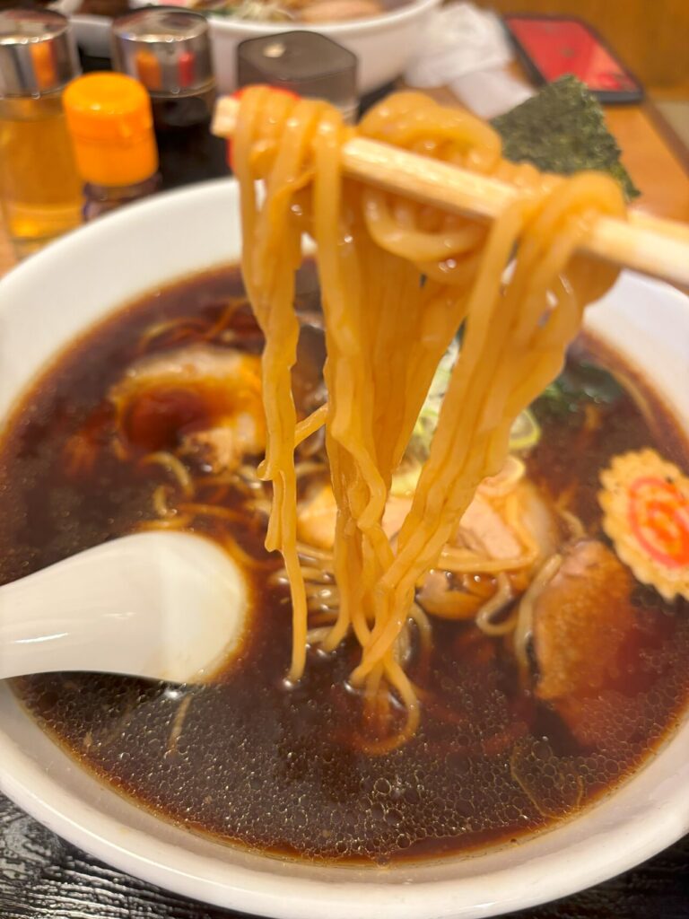 らーめん壱の正油らーめんの麺